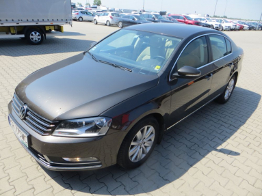 Купить Volkswagen Passat, 2.0, 2013 года с пробегом, цена 669341 руб., id 17902