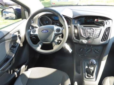 Купить Ford Focus, 1.6, 2014 года с пробегом, цена 335432 руб., id 17904