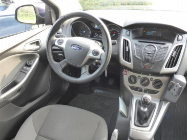 Купить Ford Focus, 1.6, 2014 года с пробегом, цена 340345 руб., id 17911