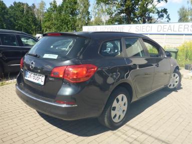 Купить Opel Astra, 1.7, 2014 года с пробегом, цена 335432 руб., id 17914