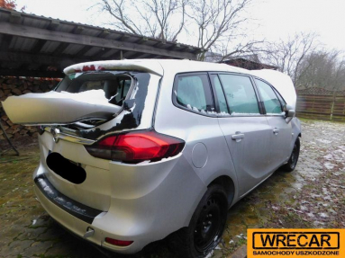 Купить Opel Zafira, 2.0, 2014 года с пробегом, цена 1592 руб., id 18096