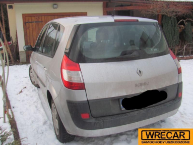 Купить Renault Scenic, 1.6, 2005 года с пробегом, цена 1592 руб., id 18180