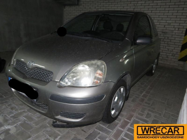 Купить Toyota Yaris, 1.0, 2005 года с пробегом, цена 1592 руб., id 18221