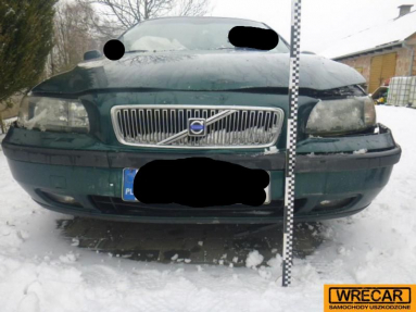 Купить Volvo V70, 2.4, 2004 года с пробегом, цена 45329 руб., id 18227