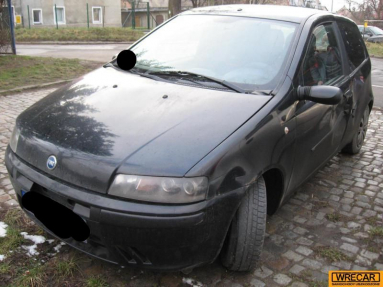 Купить Fiat Punto, 1.9, 2001 года с пробегом, цена 0 руб., id 18228