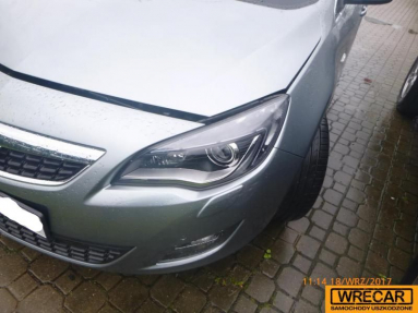 Купить Opel Astra, 1.6, 2012 года с пробегом, цена 147474 руб., id 18233