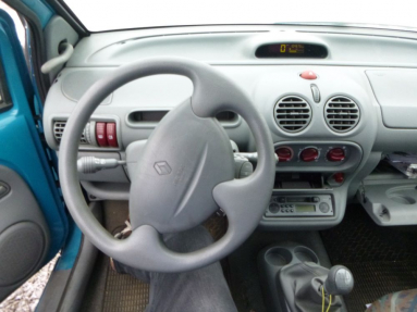 Купить Renault Twingo, 1.1, 2002 года с пробегом, цена 1592 руб., id 18235