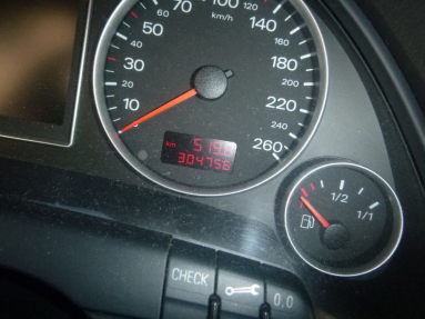 Купить Audi A4, 2.0, 2006 года с пробегом, цена 76124 руб., id 18243