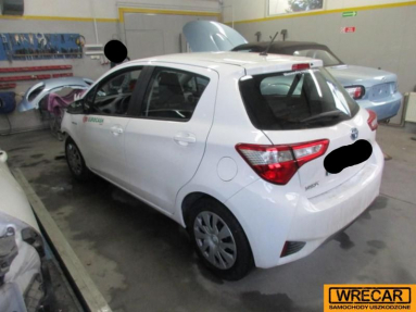 Купить Toyota Yaris, 1.5, 2017 года с пробегом, цена 330588 руб., id 18254