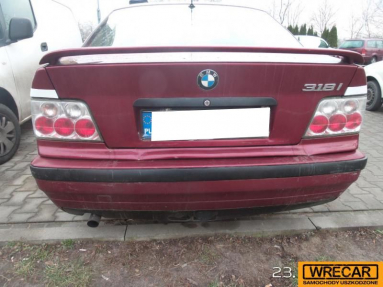 Купить BMW 3 318i Kat., 1.8, 1993 года с пробегом, цена 1592 руб., id 18308