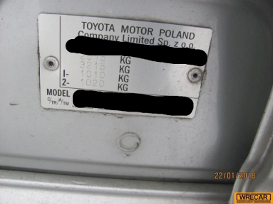 Купить Toyota Avensis, 2.0, 2003 года с пробегом, цена 1592 руб., id 18362