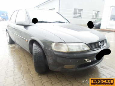 Купить Opel Vectra, 1.8, 1995 года с пробегом, цена 1592 руб., id 18387