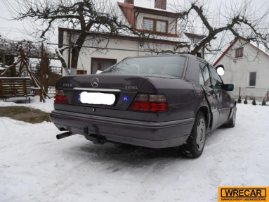 Купить Mercedes-Benz E 250 E 250 Diesel, 2.5, 1995 года с пробегом, цена 16194 руб., id 18409
