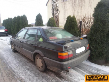 Купить Volkswagen Passat, 1.8, 1991 года с пробегом, цена 1592 руб., id 18410