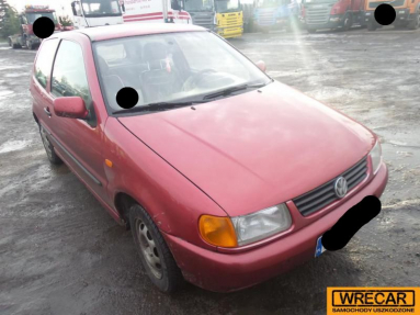 Купить Volkswagen Polo, 1.3, 1995 года с пробегом, цена 3253 руб., id 18420