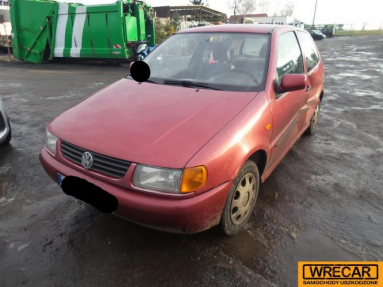 Купить Volkswagen Polo, 1.3, 1995 года с пробегом, цена 3253 руб., id 18420