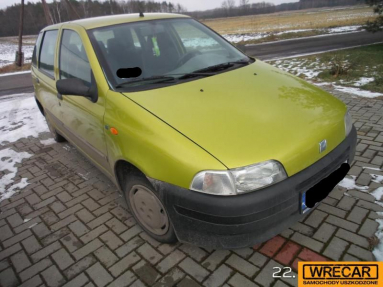 Купить Fiat Punto, 1.1, 1996 года с пробегом, цена 1592 руб., id 18475