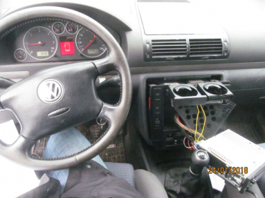 Купить Volkswagen Sharan, 1.9, 2000 года с пробегом, цена 3253 руб., id 18564