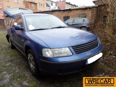 Купить Volkswagen Passat, 1.6, 1999 года с пробегом, цена 1592 руб., id 18597