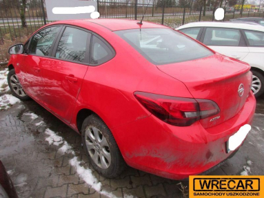 Купить Opel Astra, 1.6, 2015 года с пробегом, цена 163667 руб., id 18615