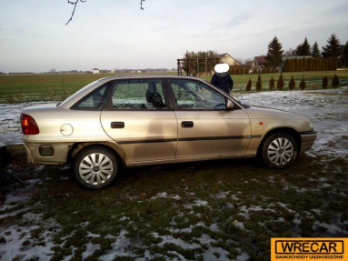 Купить Opel Astra, 1.6, 1999 года с пробегом, цена 3253 руб., id 18628