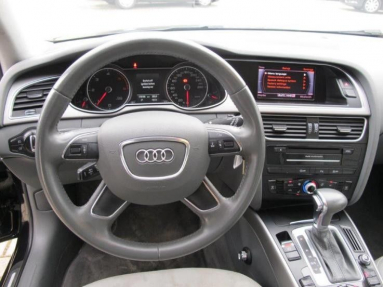 Купить Audi A4, 2.0, 2012 года с пробегом, цена 717645 руб., id 18686