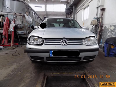 Купить Volkswagen Golf, 1.6, 1999 года с пробегом, цена 11280 руб., id 18707