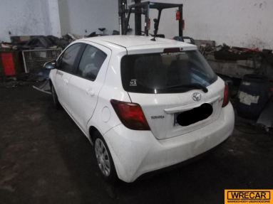 Купить Toyota Yaris, 1.0, 2015 года с пробегом, цена 66436 руб., id 18710