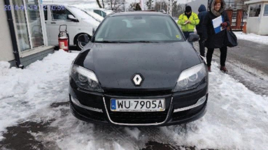 Купить Renault Laguna, 2.0, 2015 года с пробегом, цена 604497 руб., id 18724