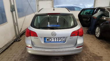 Купить Opel Astra, 1.7, 2013 года с пробегом, цена 390587 руб., id 18742
