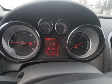 Купить Opel Astra, 1.7, 2014 года с пробегом, цена 435916 руб., id 18743