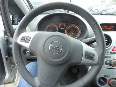 Купить Opel Corsa, 1.4, 2014 года с пробегом, цена 427819 руб., id 18783