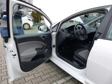 Купить SEAT Ibiza, 1.2, 2014 года с пробегом, цена 457023 руб., id 18800