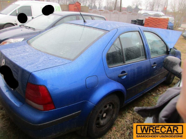 Купить Volkswagen Bora, 1.4, 2001 года с пробегом, цена 1592 руб., id 18908