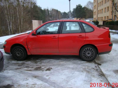 Купить SEAT Cordoba, 1.9, 2002 года с пробегом, цена 3183 руб., id 18946