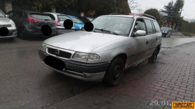 Купить Opel Astra, 1.6, 1999 года с пробегом, цена 1592 руб., id 19045