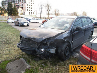 Купить Opel Vectra, 1.9, 2006 года с пробегом, цена 1592 руб., id 19139