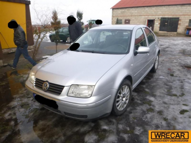 Купить Volkswagen Bora, 1.9, 2004 года с пробегом, цена 19446 руб., id 19182