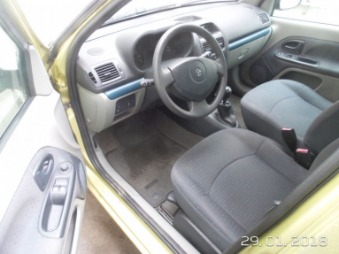 Купить Renault Clio, 1.5, 2004 года с пробегом, цена 1592 руб., id 19184