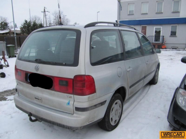Купить Volkswagen Sharan, 1.9, 2000 года с пробегом, цена 4844 руб., id 19194
