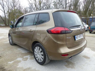 Купить Opel Zafira, 2.0, 2014 года с пробегом, цена 568857 руб., id 19200