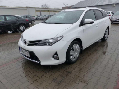 Купить Toyota Auris, 1.6, 2014 года с пробегом, цена 615846 руб., id 19221
