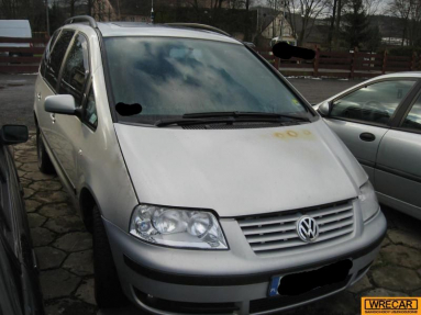 Купить Volkswagen Sharan, 1.9, 2001 года с пробегом, цена 6436 руб., id 19282