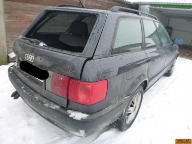 Купить Audi 80, 1.9, 1993 года с пробегом, цена 1592 руб., id 19367