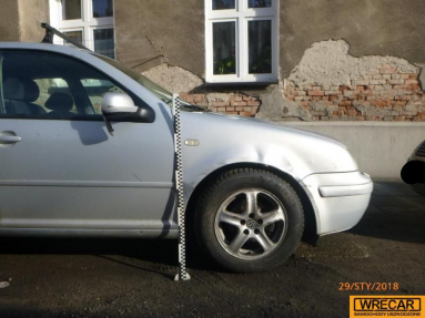 Купить Volkswagen Bora, 1.6, 1998 года с пробегом, цена 1592 руб., id 19390
