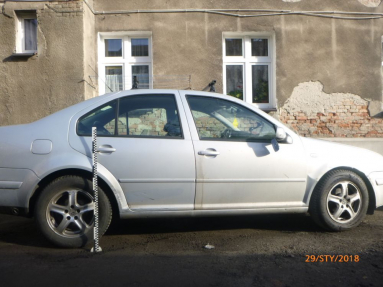 Купить Volkswagen Bora, 1.6, 1998 года с пробегом, цена 1592 руб., id 19390