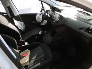 Купить Peugeot 208, 1.6, 2015 года с пробегом, цена 179238 руб., id 19486