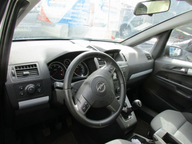 Купить Opel Zafira, 1.9, 2007 года с пробегом, цена 137716 руб., id 19609
