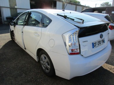 Купить Toyota Prius, 1.8, 2012 года с пробегом, цена 448442 руб., id 19743