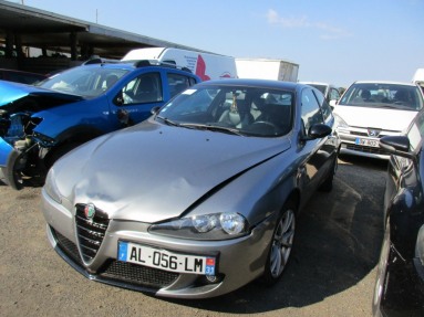Купить Alfa Romeo 147, 1.9, 2005 года с пробегом, цена 47751 руб., id 19910